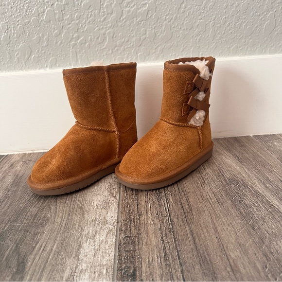 Koolaburra by UGG Victoria Short Winter Boots bow Brown fur Girls Size 8 NWT - Picture 13 of 13